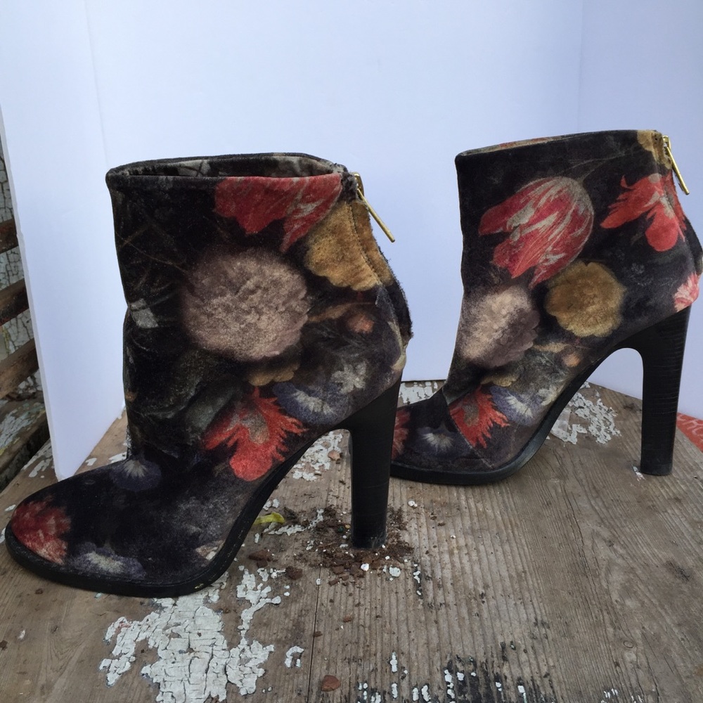 Joie Blayze muted floral velvet bootie heels